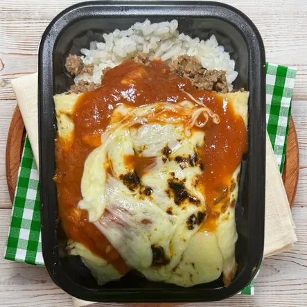 Panqueca de patinho ao molho de tomate