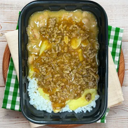 Polenta ao molho com patinho moído